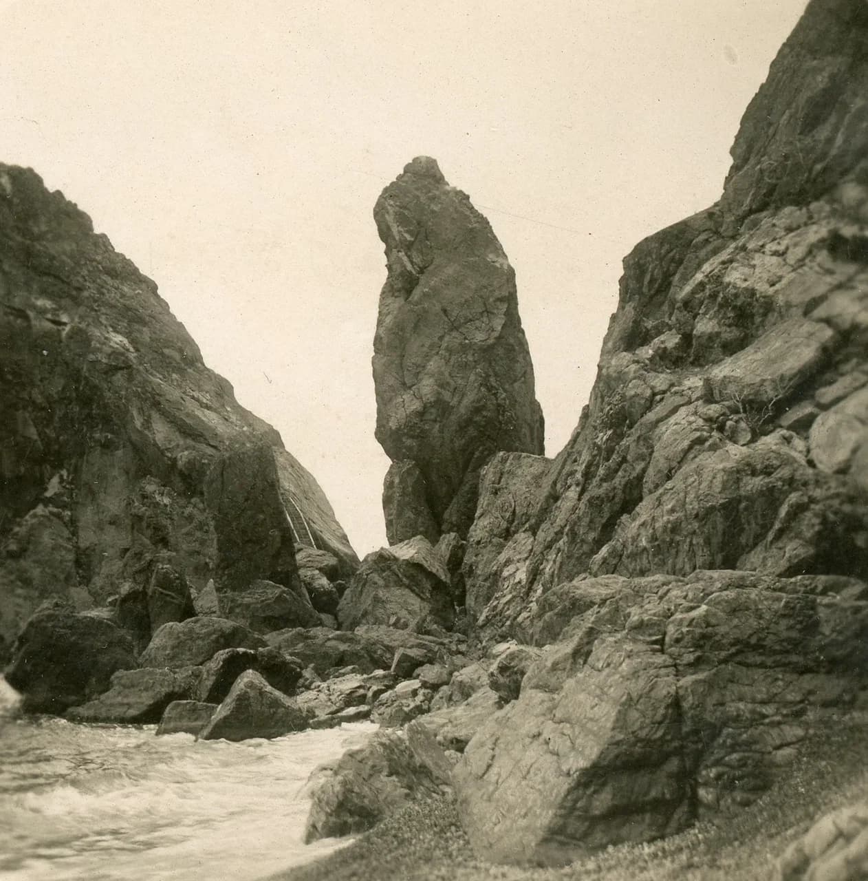 Симеиз. Скала Монах. 1910 года.