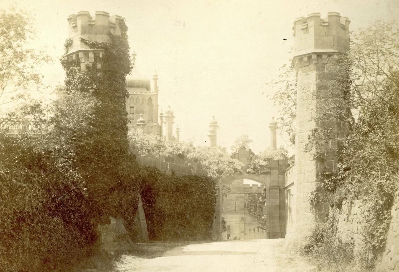 Въезд в Алупку. 1890 года.