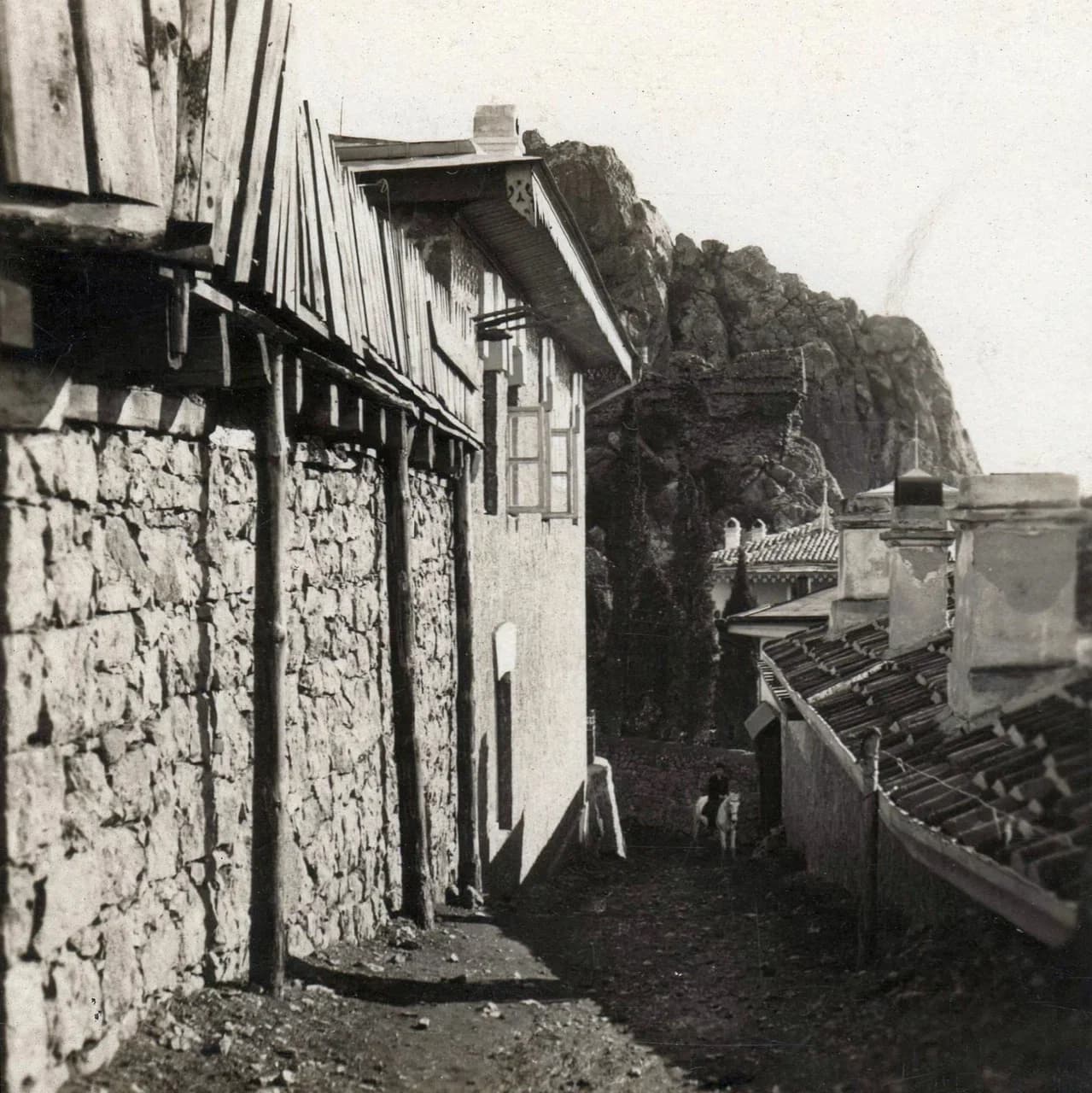 Гурзуф. Улица от мечети. 1920 года.