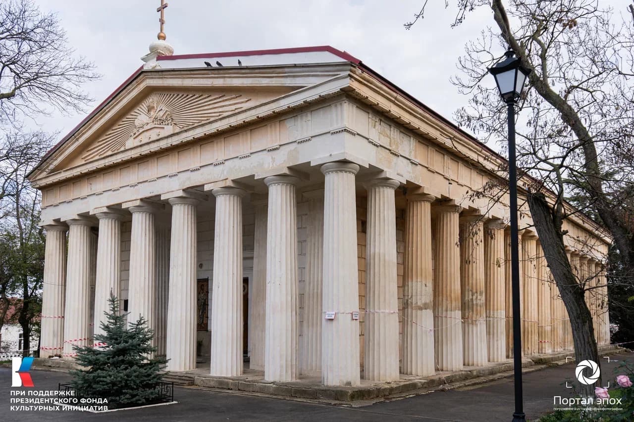 Севастополь. Петропавловский храм.Вид сбоку.  2025 года.