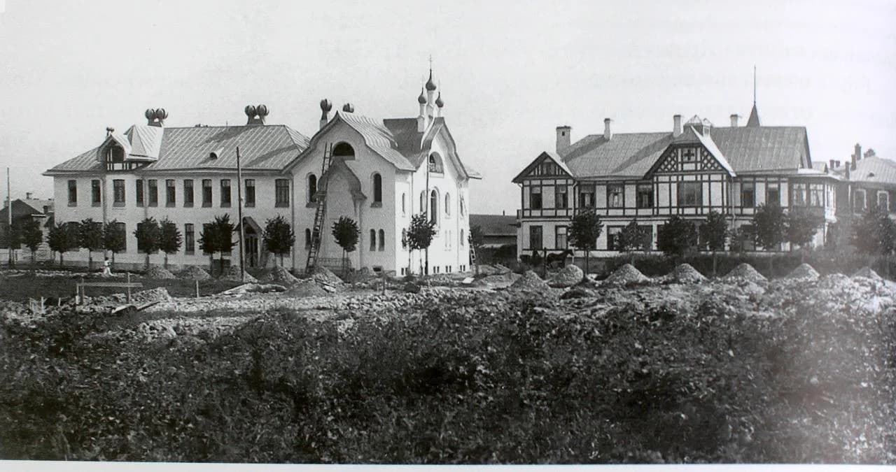 Община сестер милосердия с церковью. 