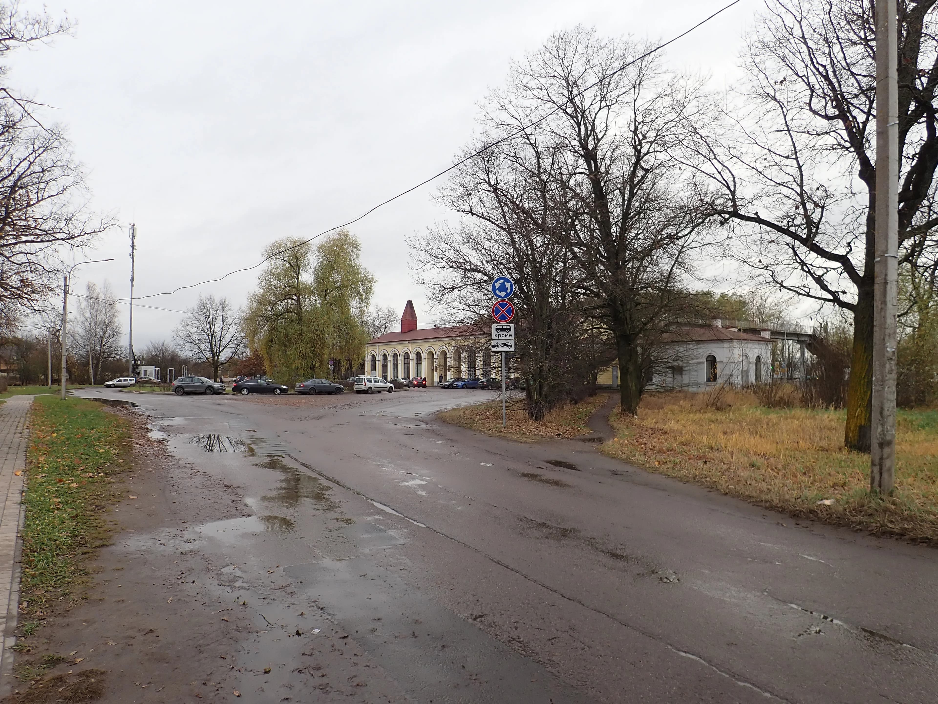 Санкт-Петербург, Пушкинский район, пос.Александровская, железнодорожный остановочный пункт. 