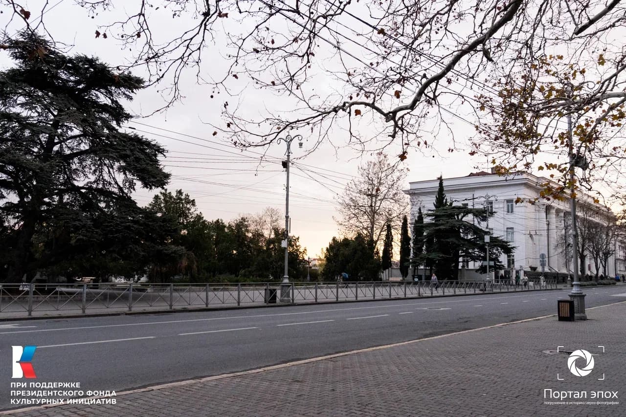 Севастополь. Гостиница «Гранд-Отель». Вид сбоку.  2025 года.