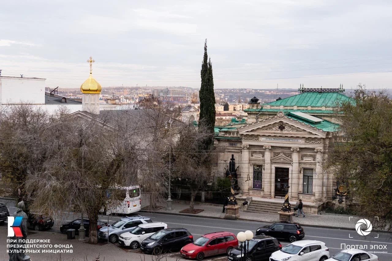 Севастополь. Екатерининская улица и Адмиралтейская башня. 2025 года.