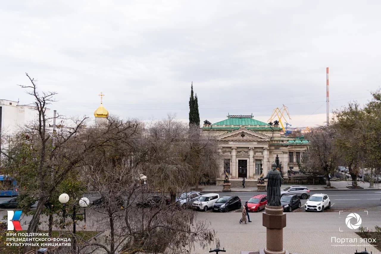 Севастополь. Екатерининская улица и Адмиралтейская башня. 2025 года.