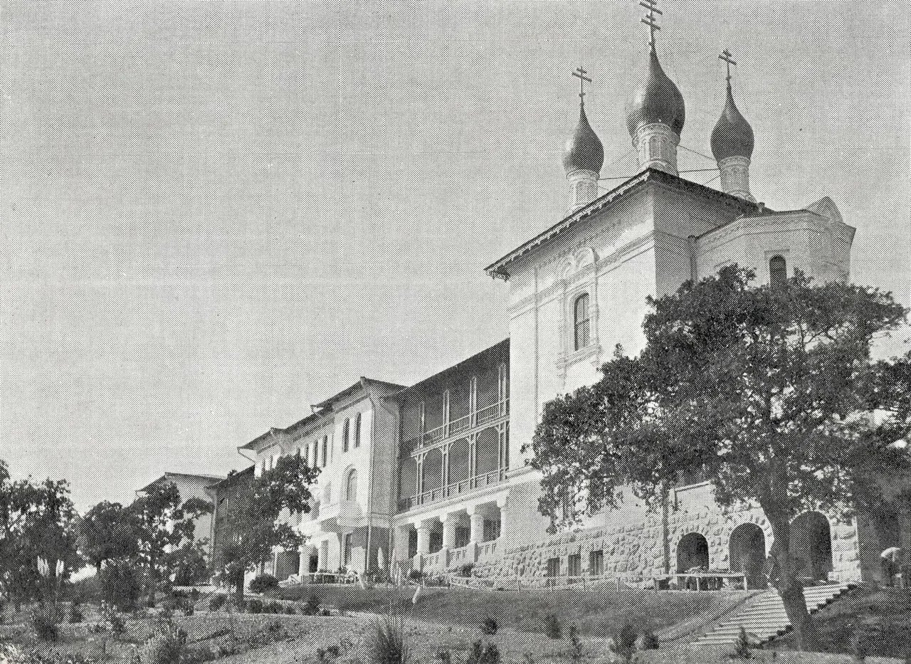 Алупка. Климатическая колония имени Императора Александра III для учащих в церковных школах. 1913 года.