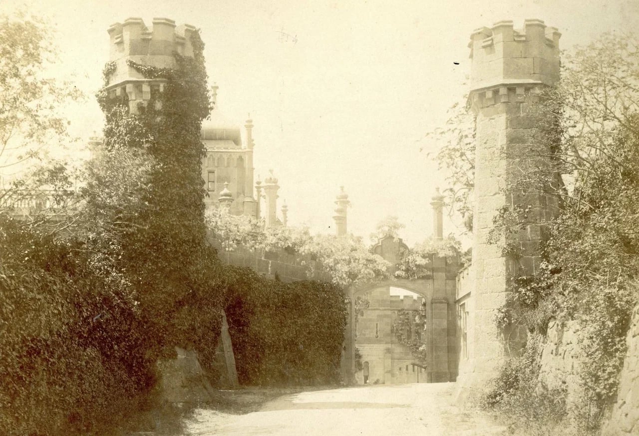 Въезд в Алупку. 1890 года.