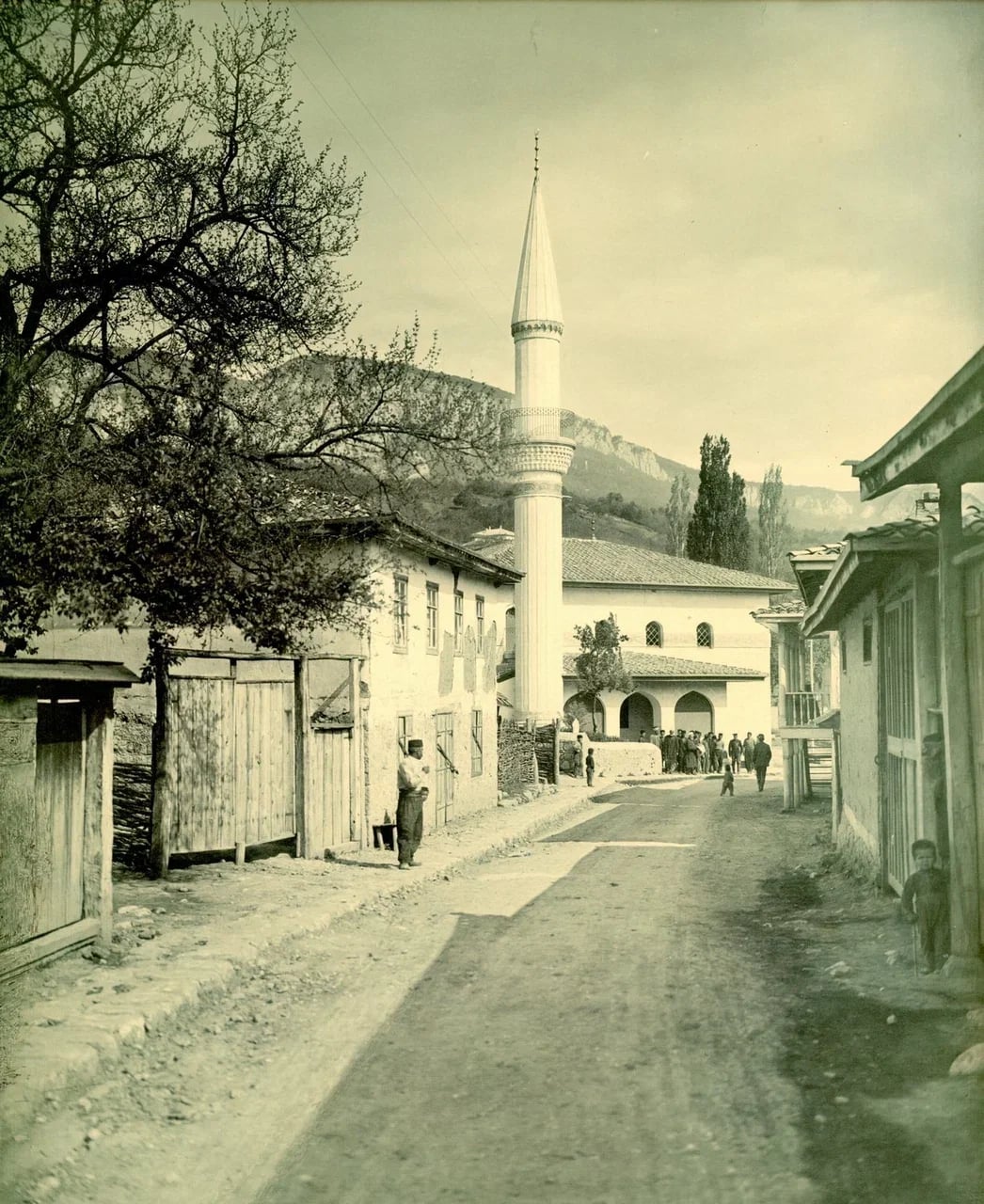 Бахчисарай. Улица в деревне Коккозы. 1913 года.