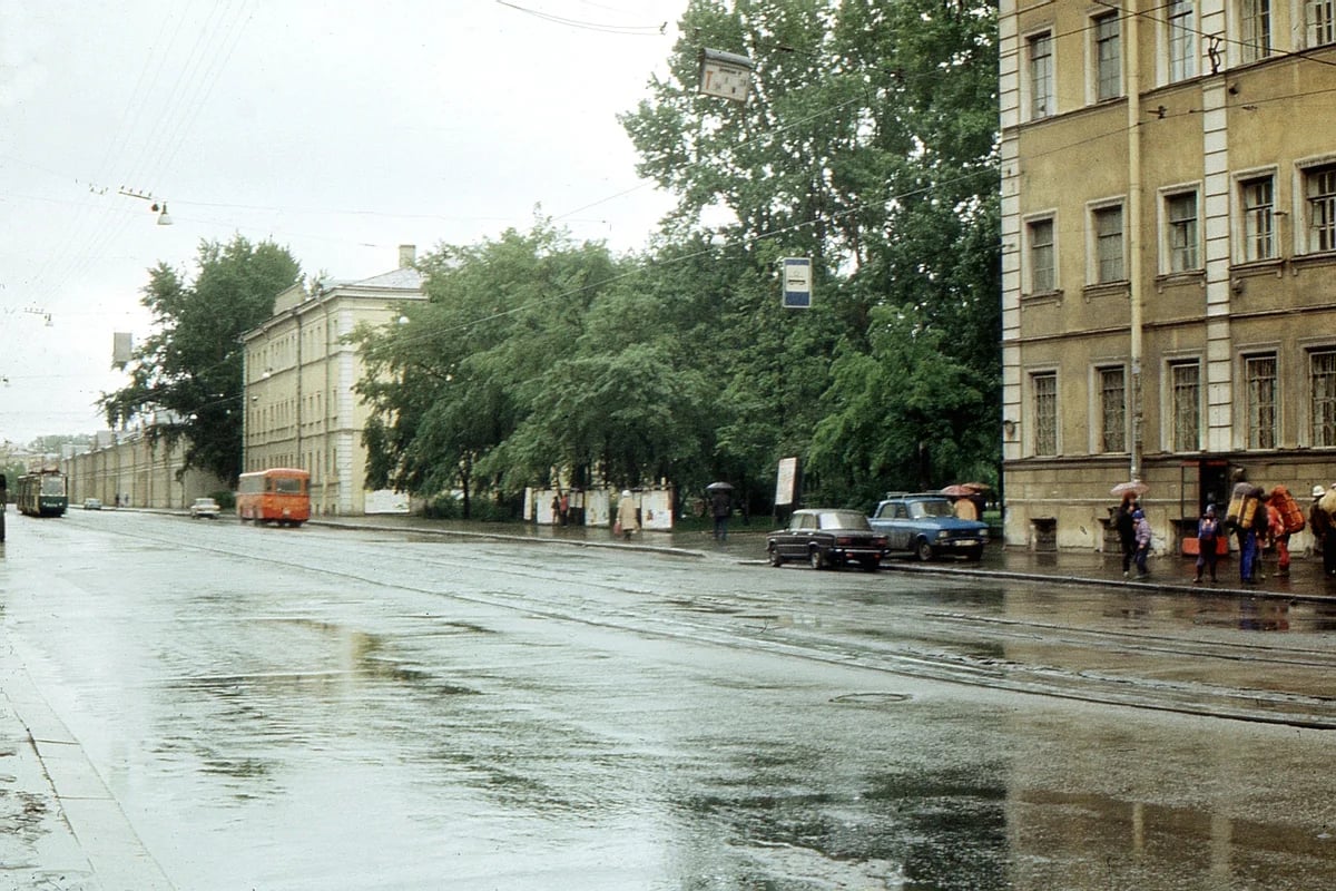 Звенигородская улица, вид от Загородного проспекта на дома №№1, 3.