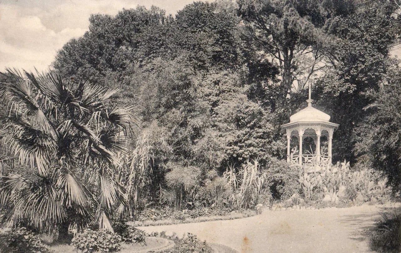 Никитский сад. Беседка. 1905 года.