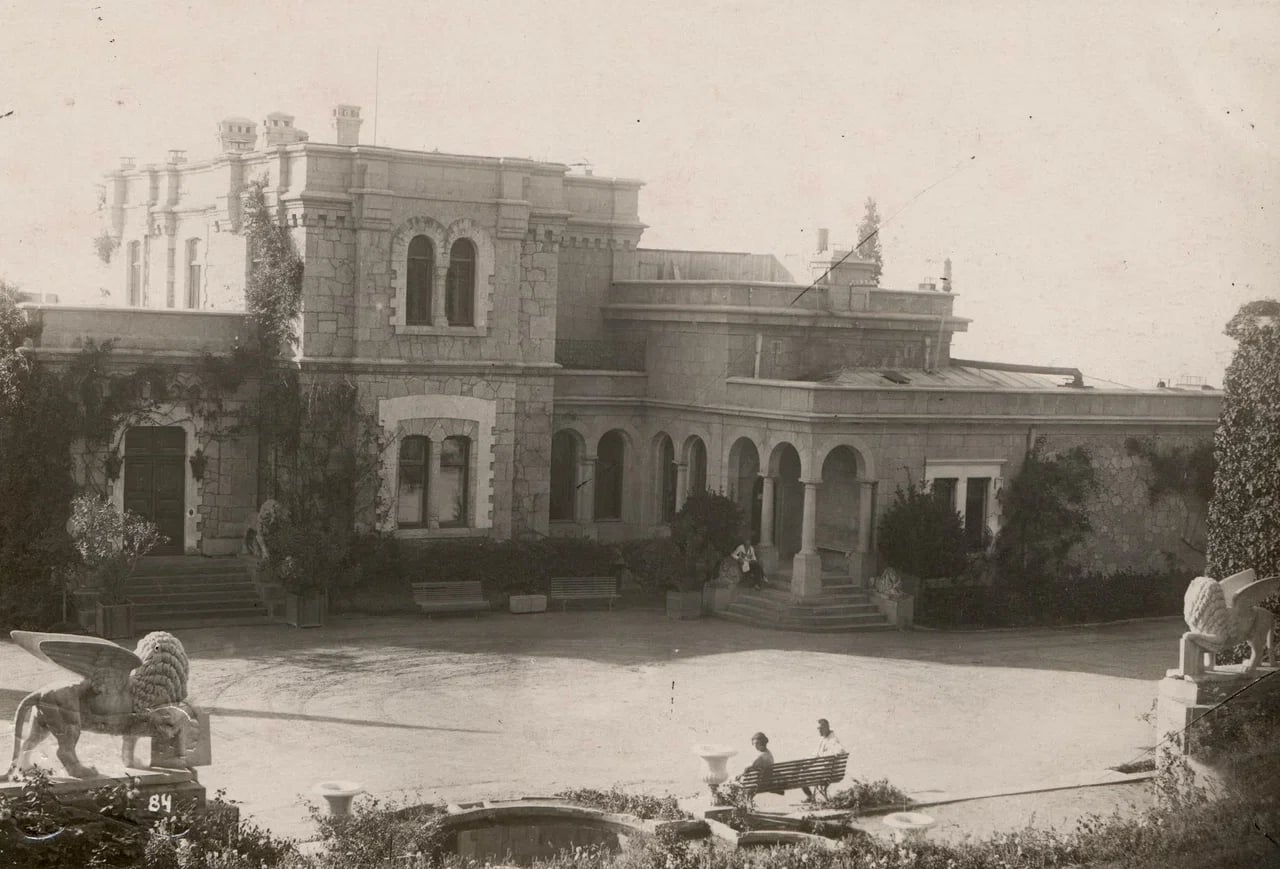 Кореиз. Вид на Юсуповский дворец. 1925 года.