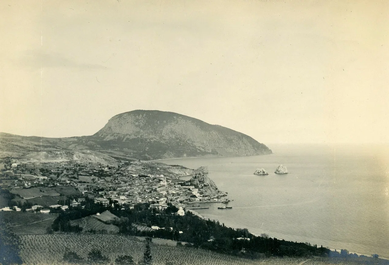 Гурзуф. Общий вид. 1950 года.