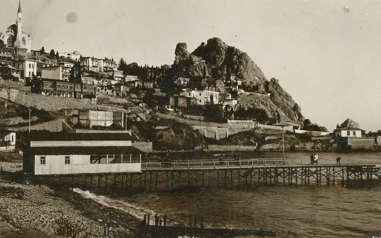 Гурзуф конец 1925 года. Общий вид.