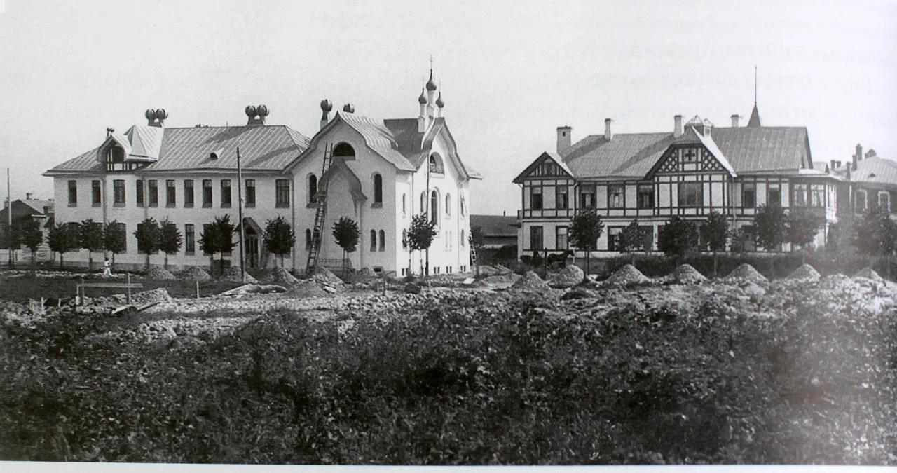 Община сестер милосердия с церковью. 