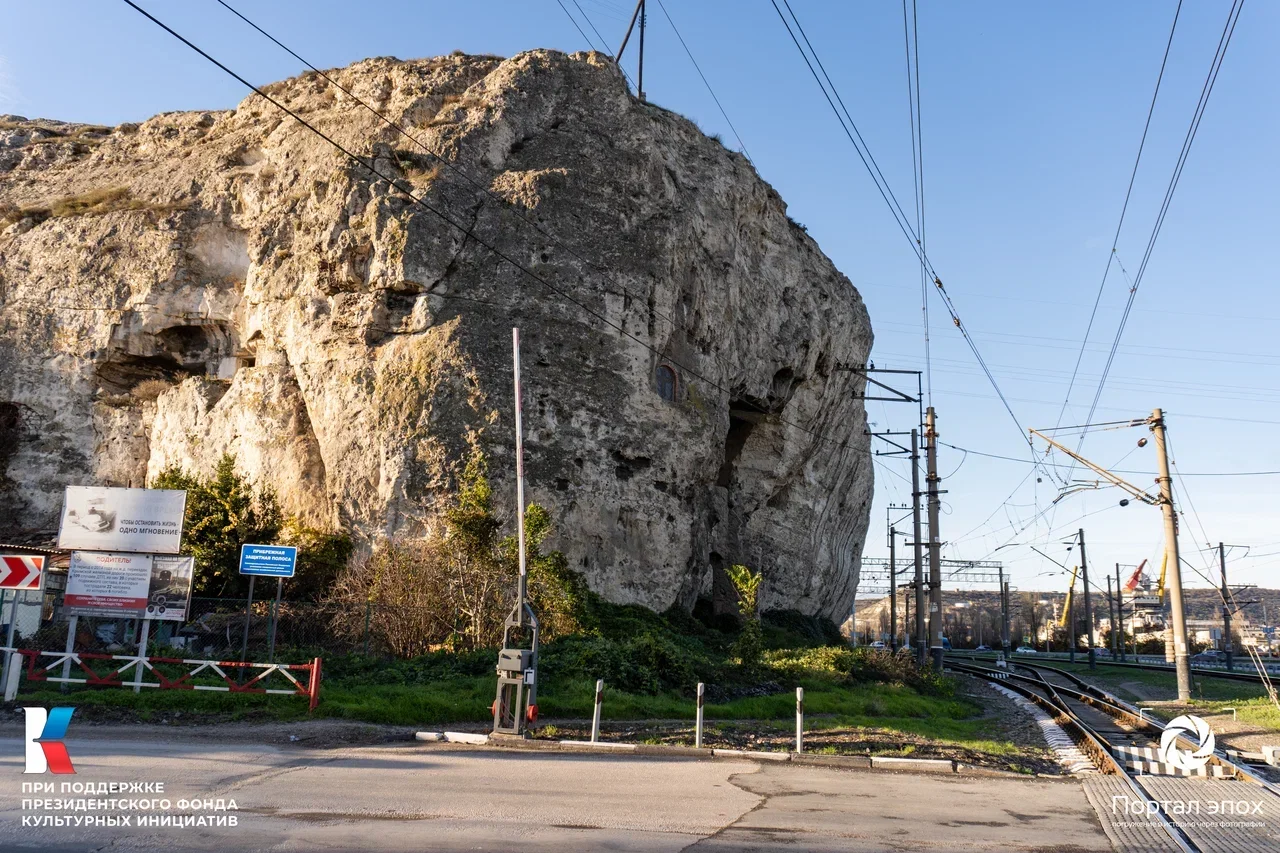 Севастополь. Инкерман близ Севастополя. Вид сбоку. 2025 года.