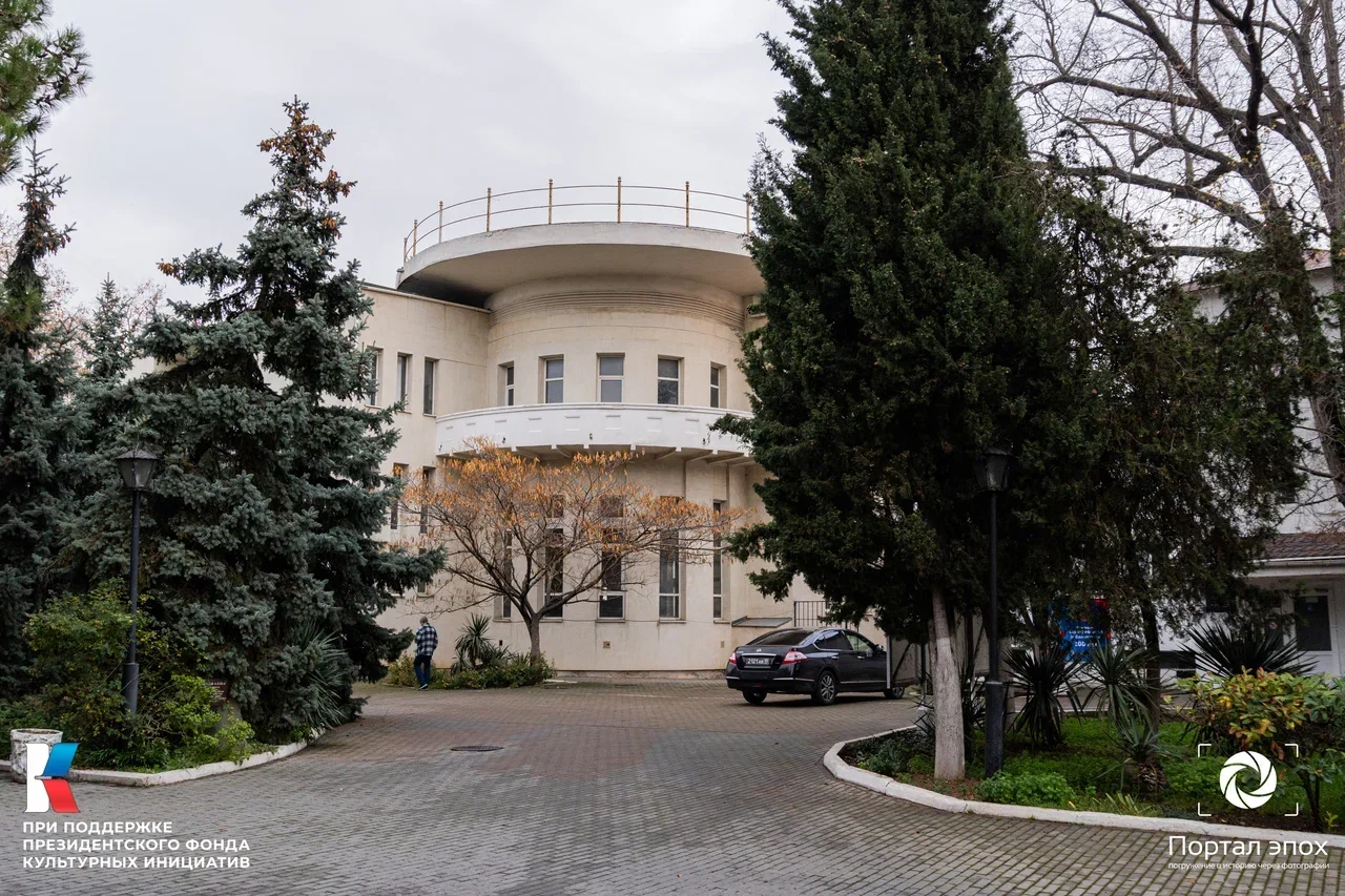 Севастополь. Летний городской театр. Вид сбоку. 2025 года.