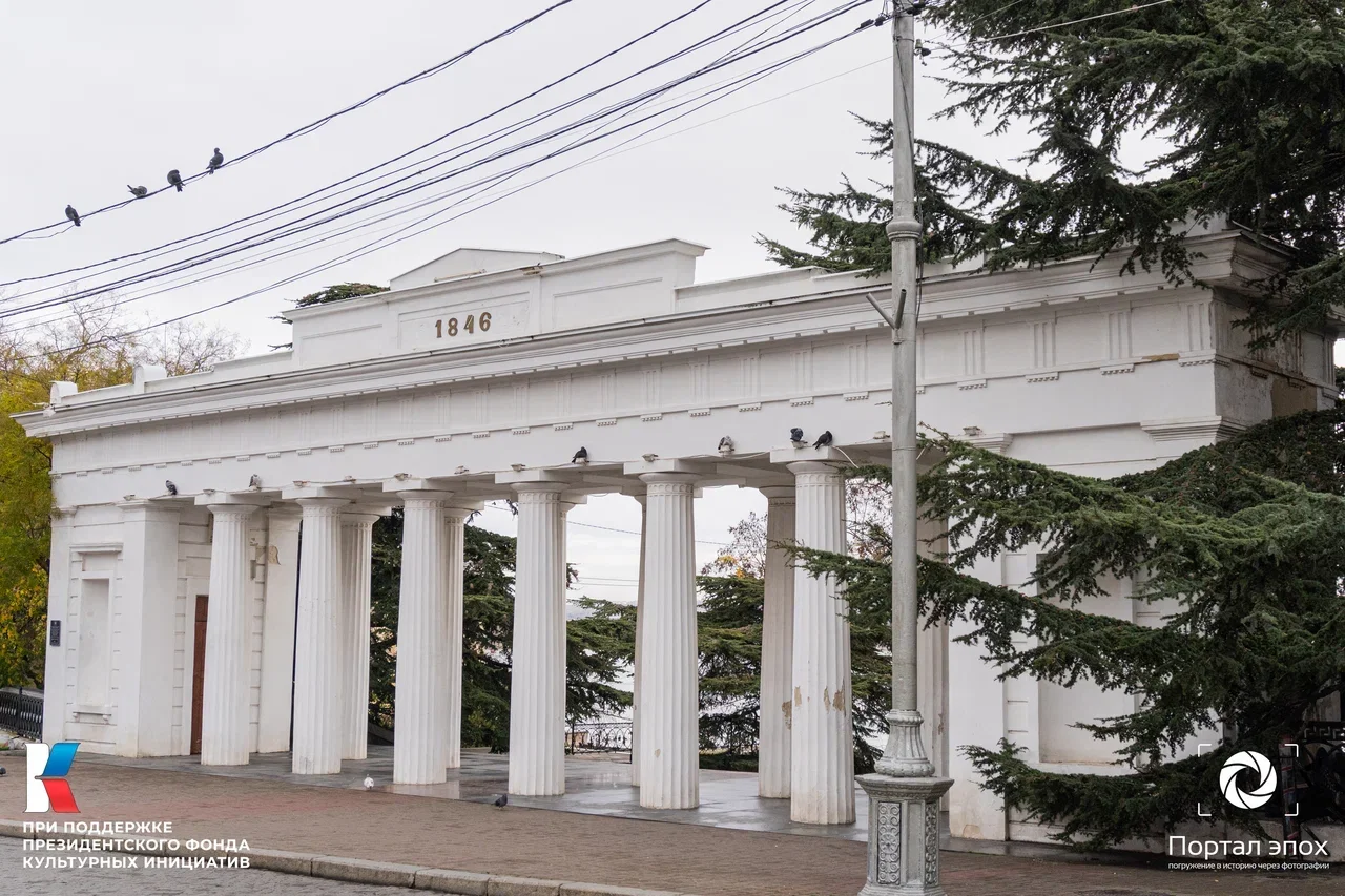 Севастополь. Графская пристань.Вид сбоку на пристань. 2025 года.