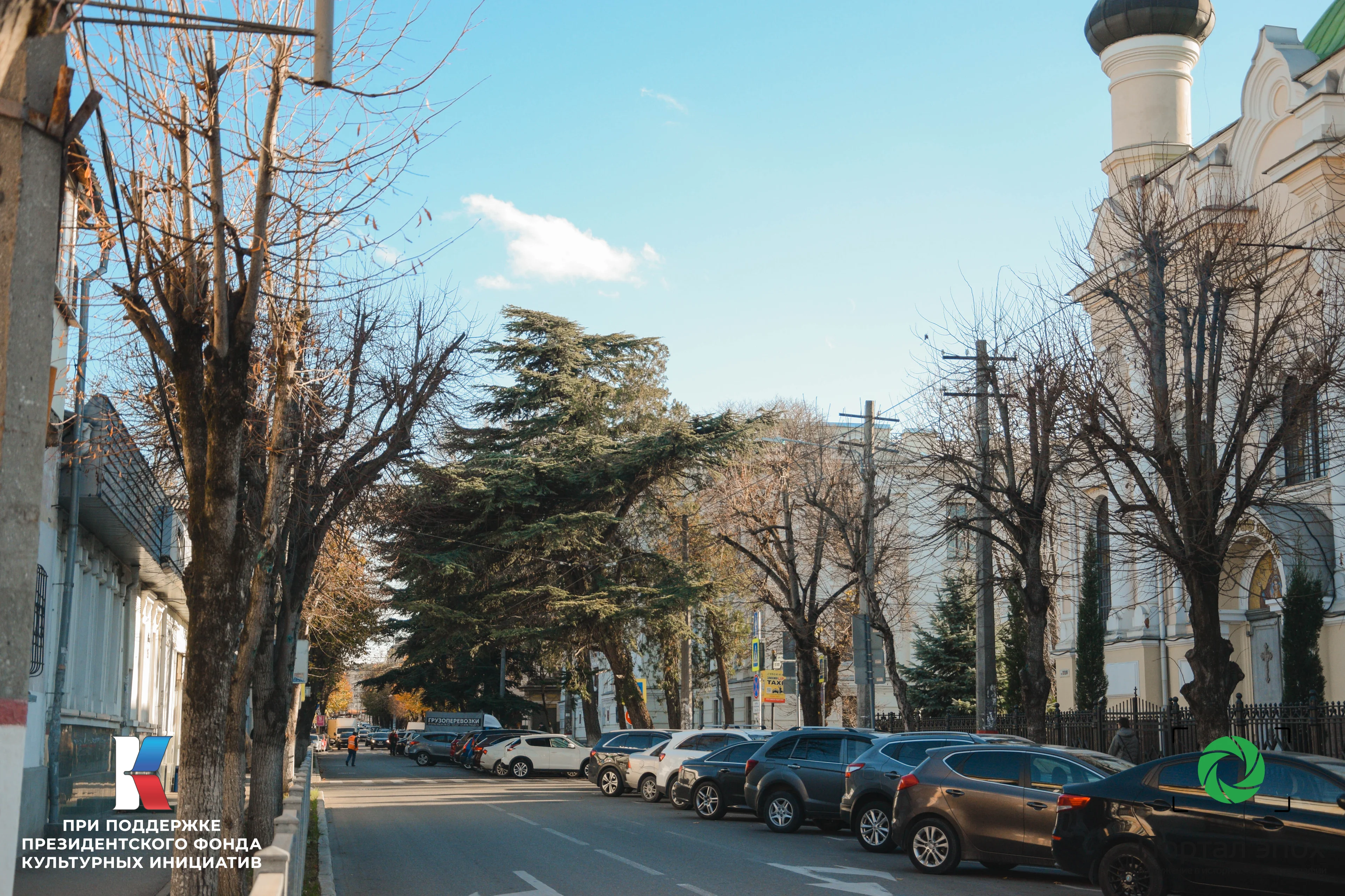 Симферополь. Гоголевская улица. Семинарская церковь и окружной суд. Вид на суд. 2025 года.