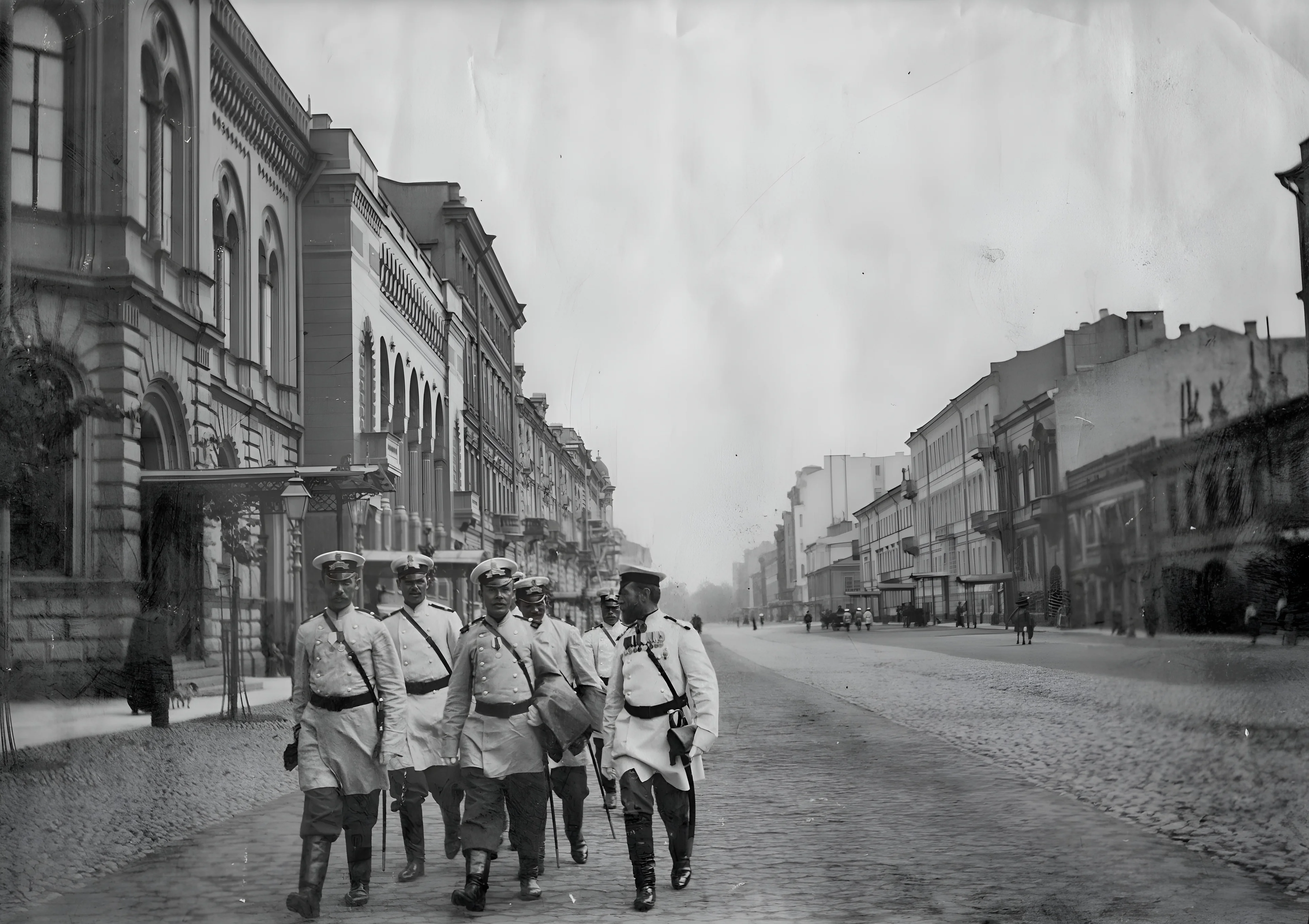 Санкт-Петербург. Группа полицейских на Сергиевской улице.