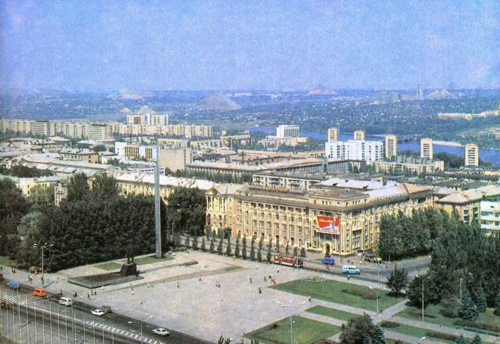Донецк. Ворошиловский район. Площадь Ленина (панорама)