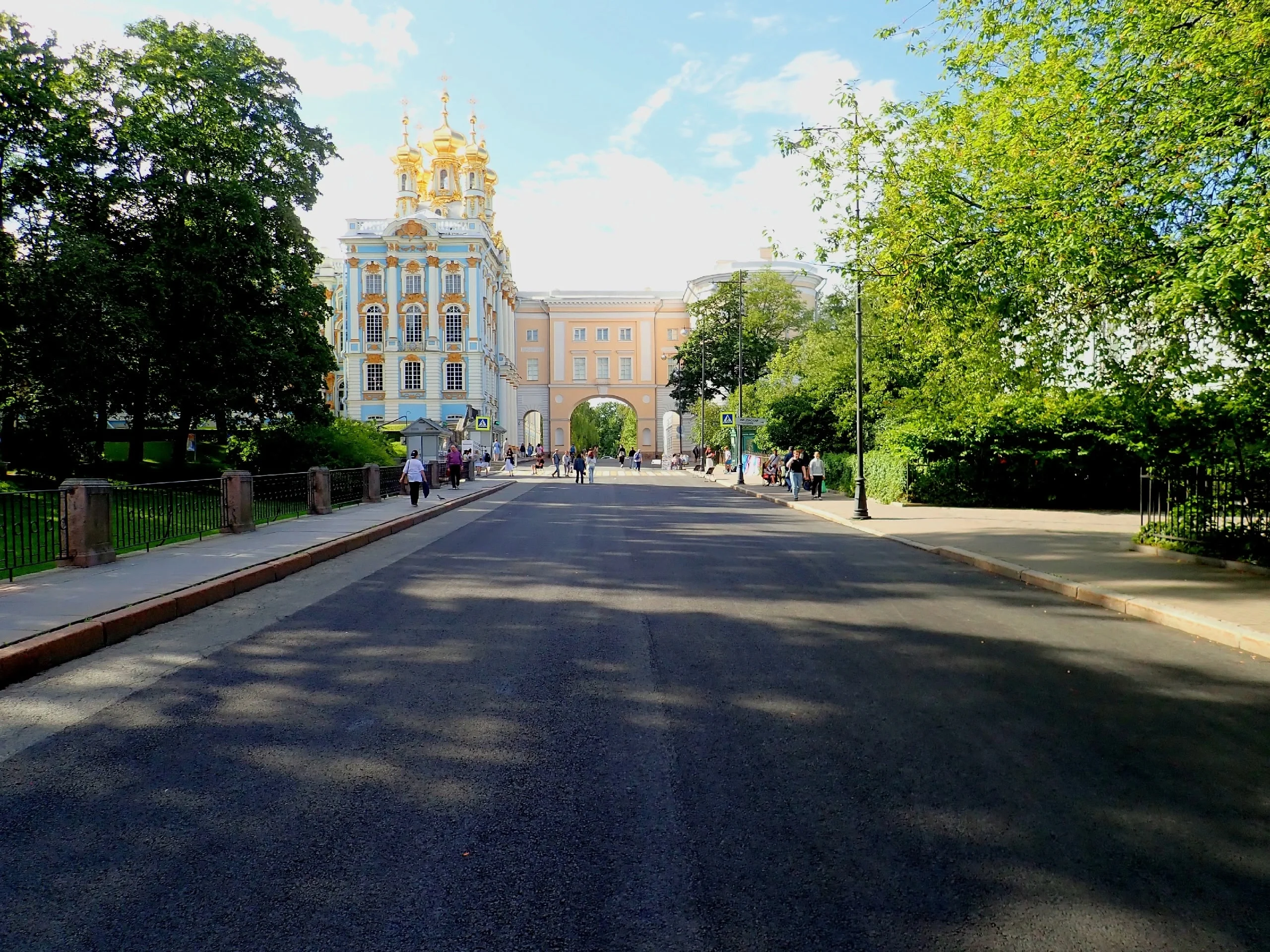 Санкт-Петербург, Пушкинский район, город Пушкин, Садовая улица.