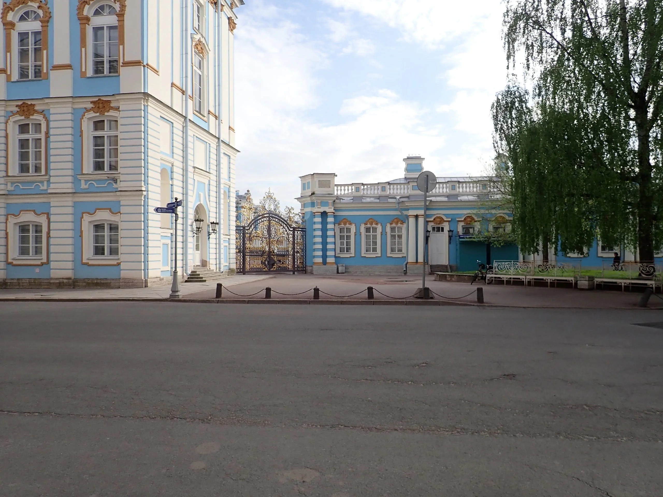 2025. г.Пушкин. У Екатерининского дворца.