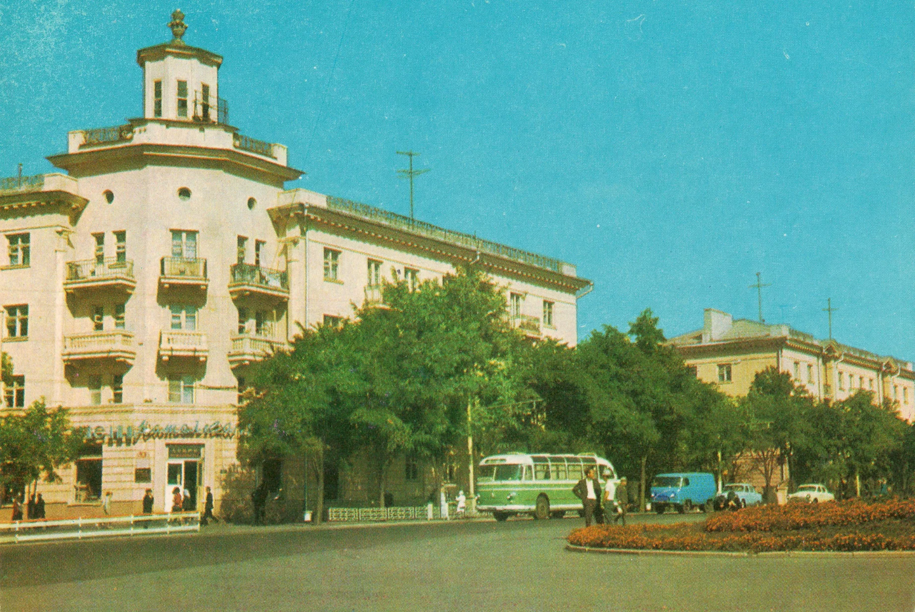 Театральная площадь