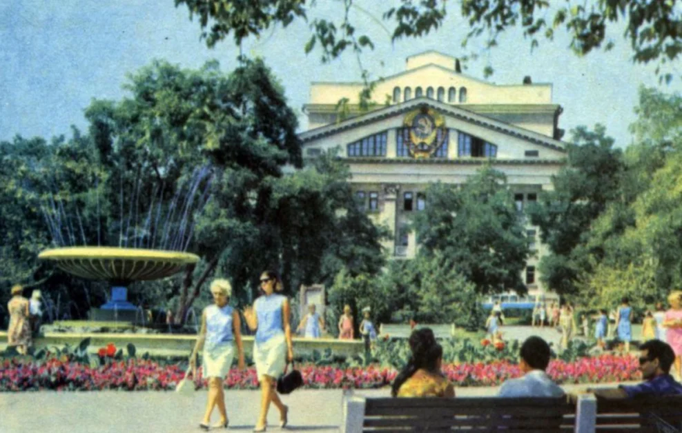 Фонтан в Театральном сквере