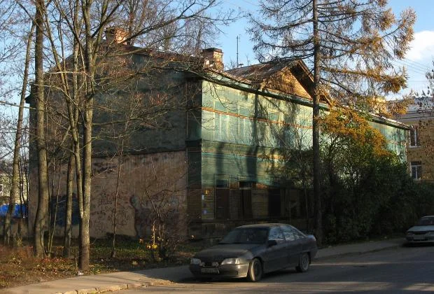 2011. Пушкин. Малая улица, 46.