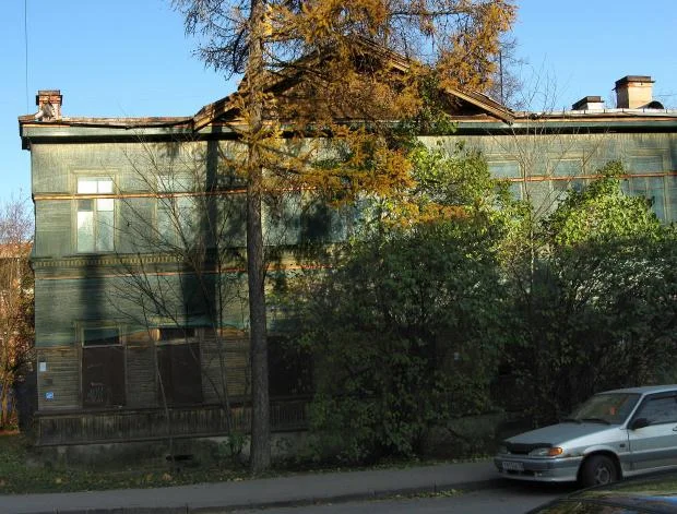 2011. Пушкин. Малая улица, 46.